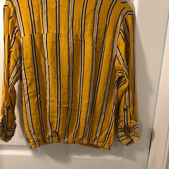 New Self e blouse - Picture 5 of 5